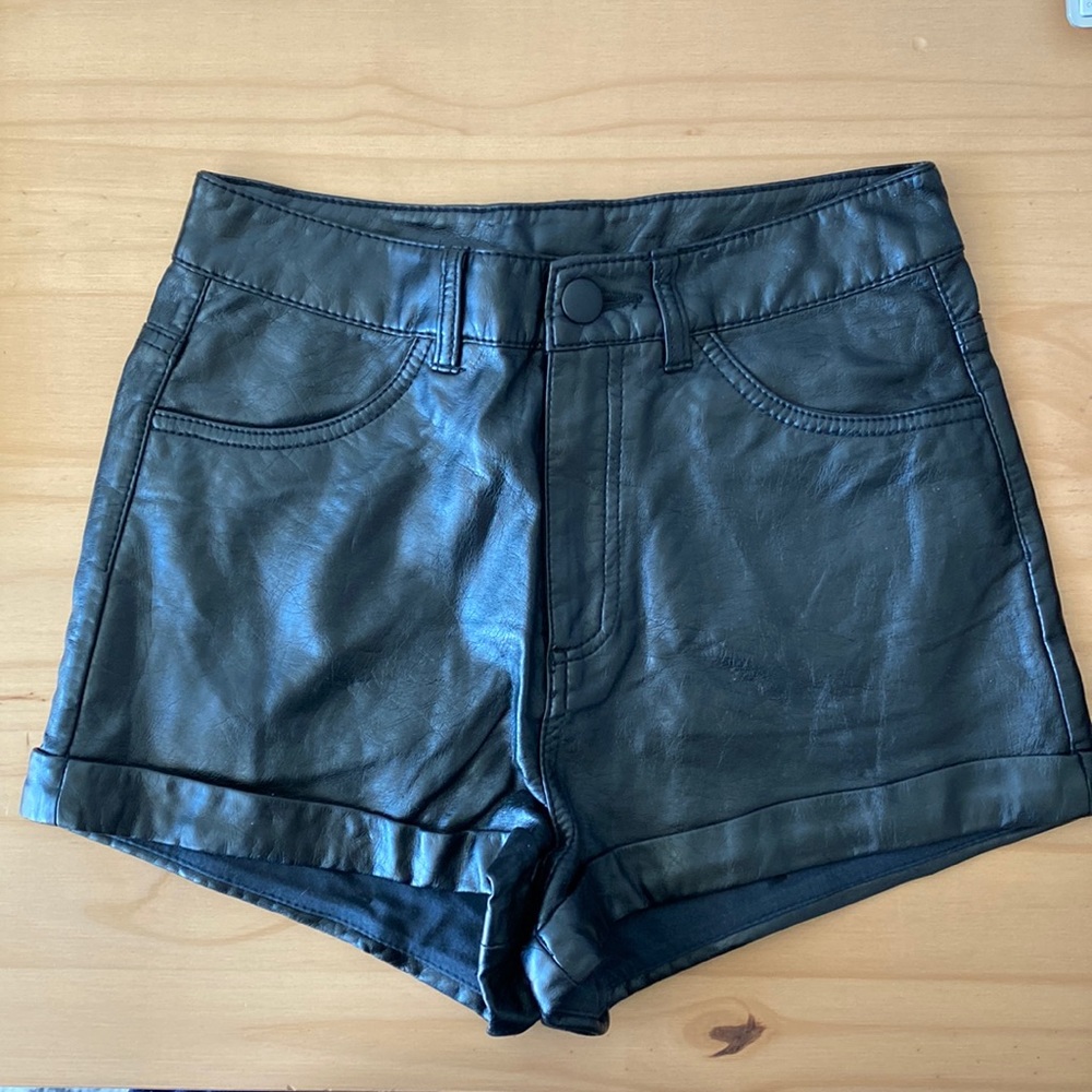 H&M High Rise Pleather Shorts Sz 4